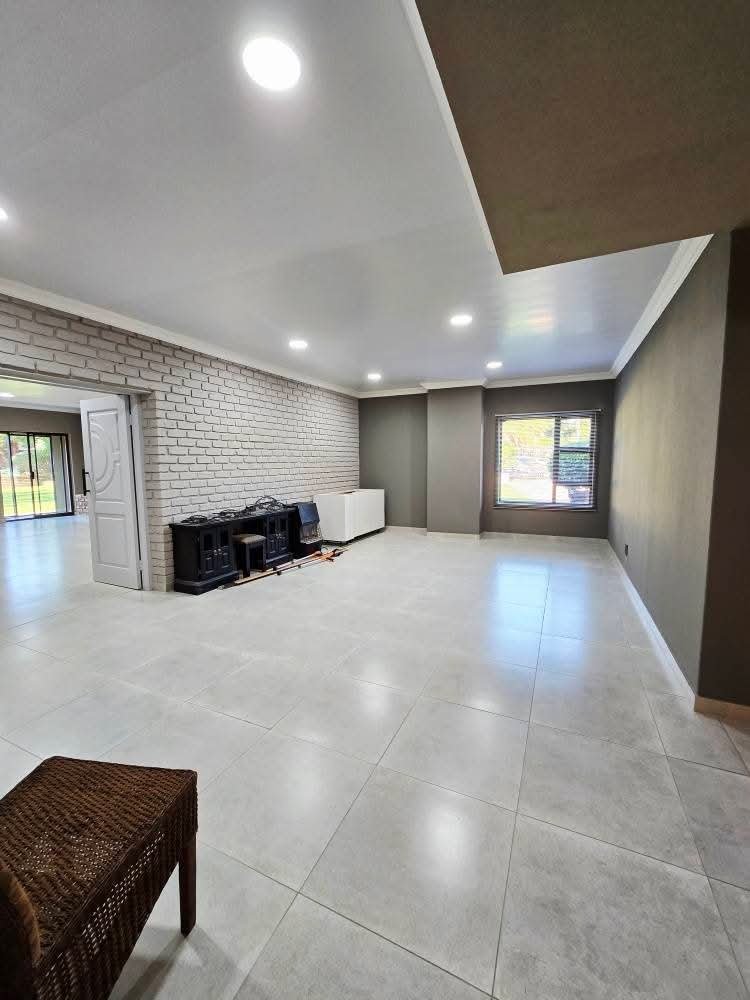 5 Bedroom Property for Sale in Irene Park North West